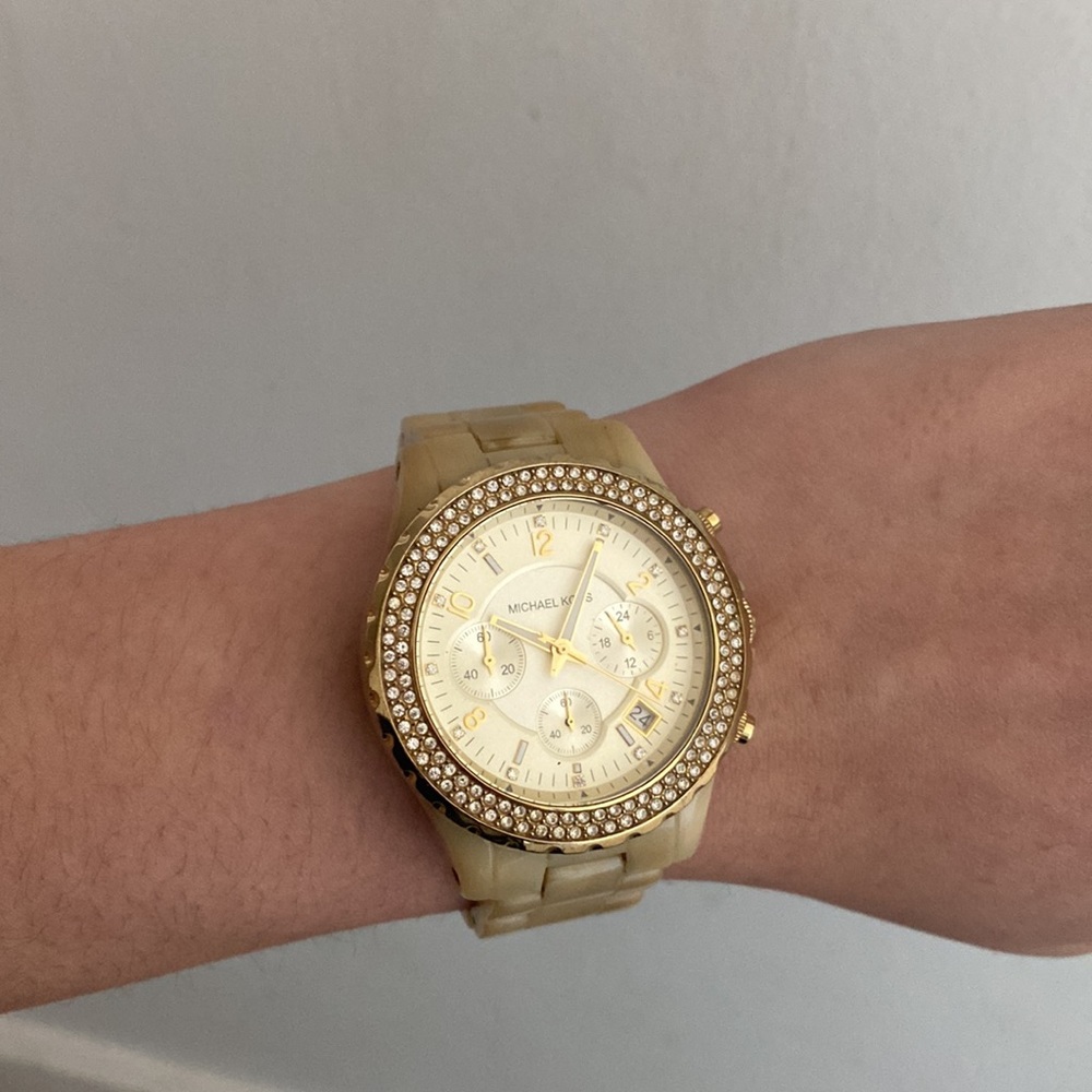 MICHAEL KORS ENAMEL WATCH - Picture 3 of 4